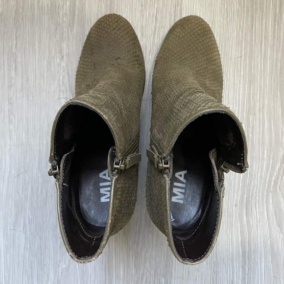 MIA Booties - Picture 5 of 10